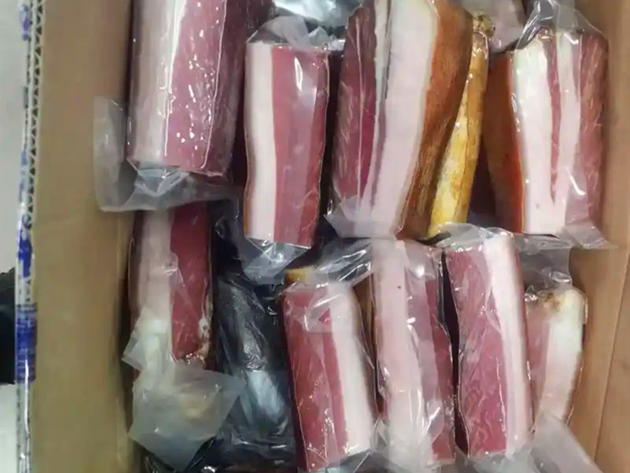 風(fēng)干后打包好準(zhǔn)備發(fā)往澳洲的臘肉
